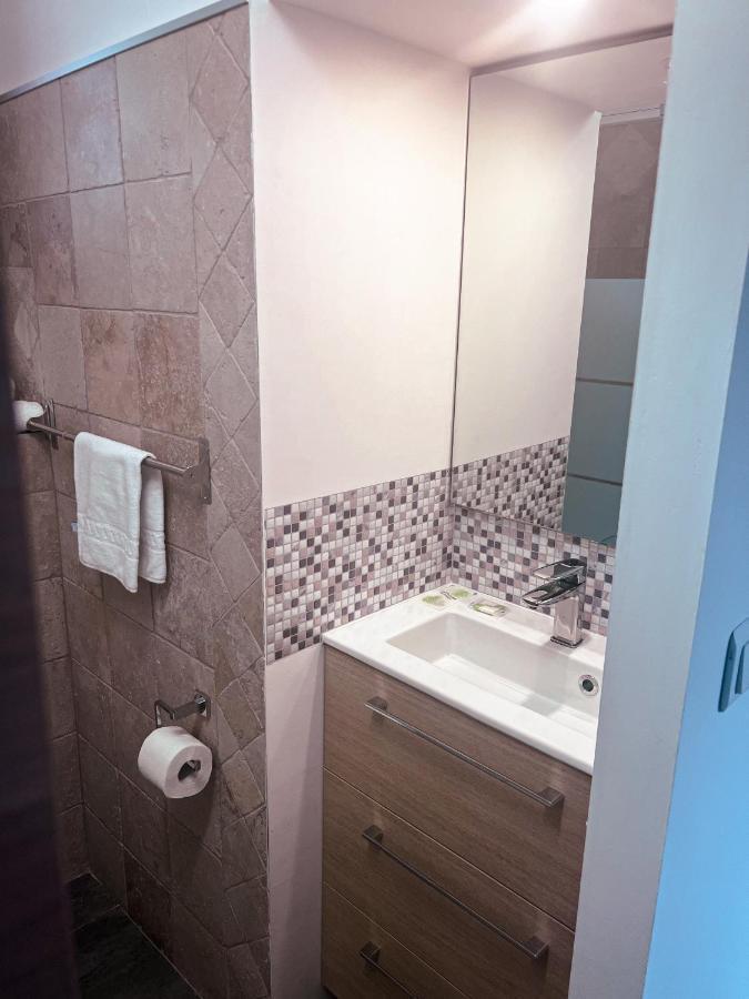Roncu Apartment